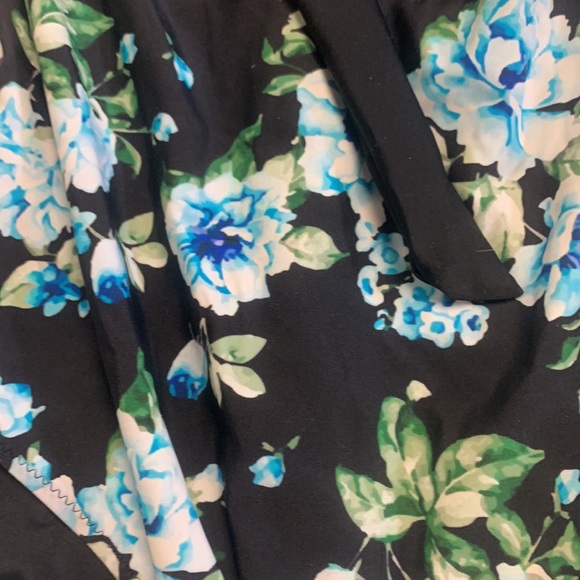 Womens cupshe one piece strappy floral suit. - Picture 3 of 6